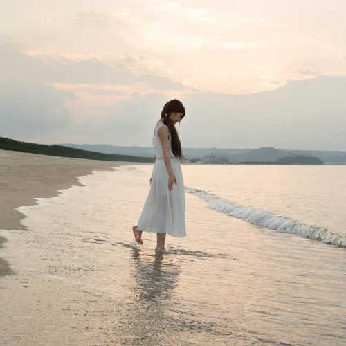 海辺の女性ポートレート